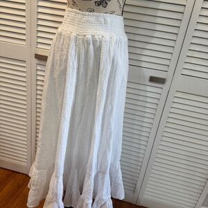 American Eagle Elegant White Maxi Skirt XS oversized